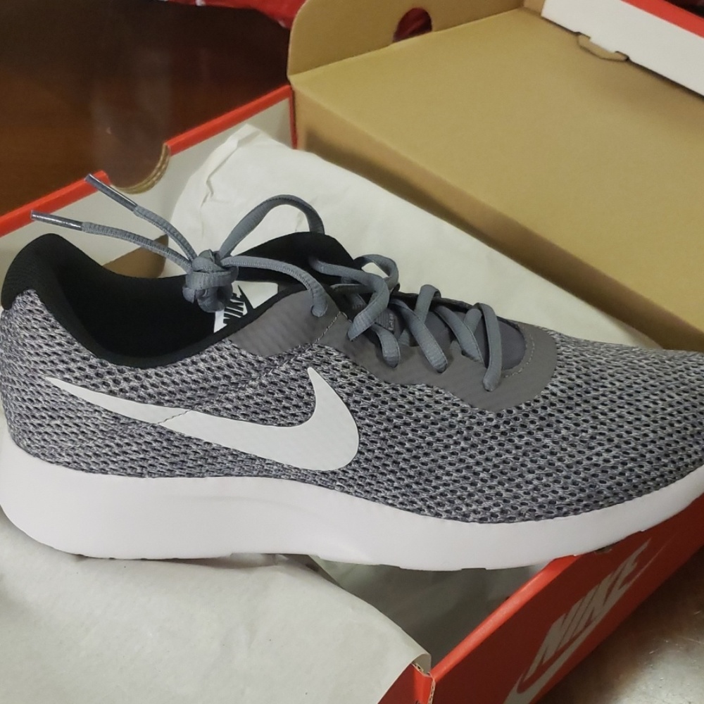 ❗SALE❗Nike Tanjun SE shoes